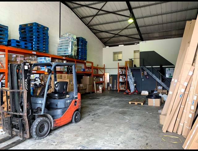 230M² FACTORY TO LET IN GOODWOOD CENTRAL